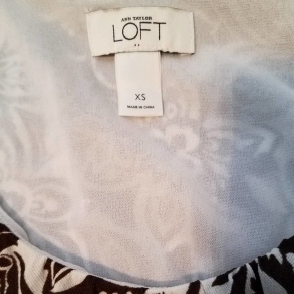 Ann Taylor Loft Floral print Sleeveless Top - Picture 2 of 3